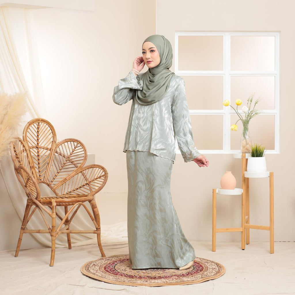 Kurung Melissa ELEMMIERA Modern Muslimah Raya Collection with Sleeve Sulam Satin Silk