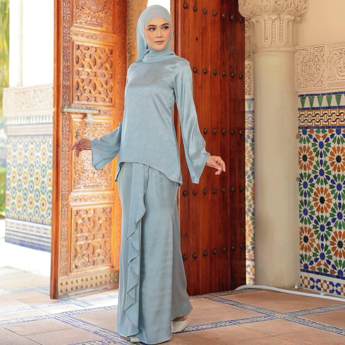 Kurung Danea ELEMMIERA Kain Satin dan Pareo Instant untuk pakaian Wanita Moden