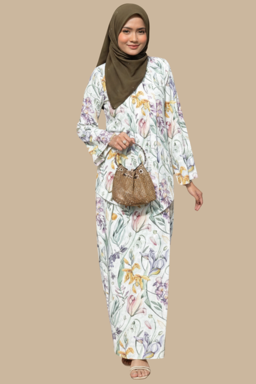 Kebaya Kota Bharu, Tradisional Elegant Dress