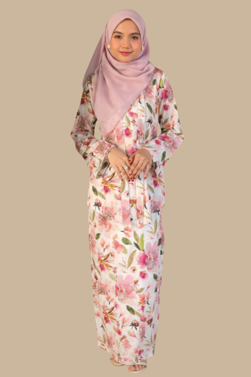 Kebaya Kota Bharu, Tradisional Elegant Dress