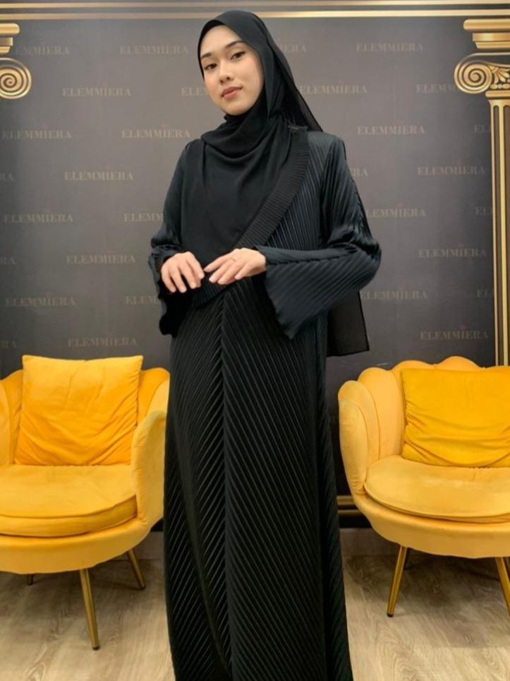 ELEMMIERA Abaya Izara Pleated - Moden & Selesa Dengan Resleting Hadapan Bahan Satin Premium Sesuai Untuk Wudhu Solat Saiz S Hingga 2XL