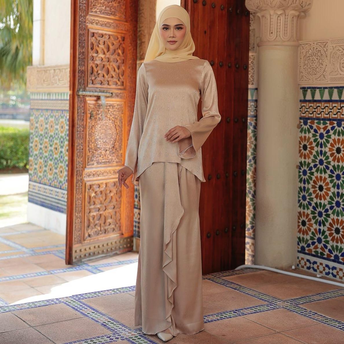 Kurung Danea ELEMMIERA Kain Satin dan Pareo Instant untuk pakaian Wanita Moden