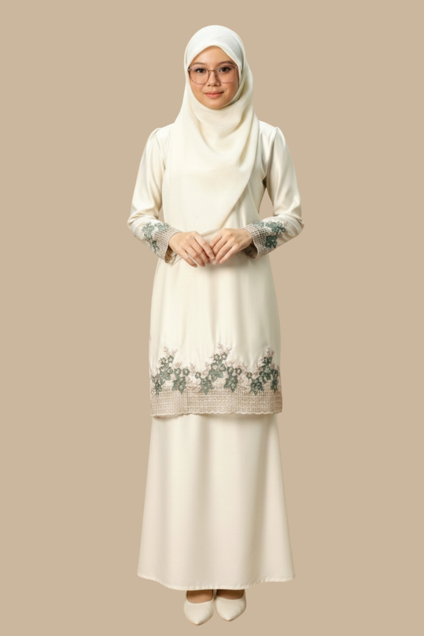 Kurung Anissa