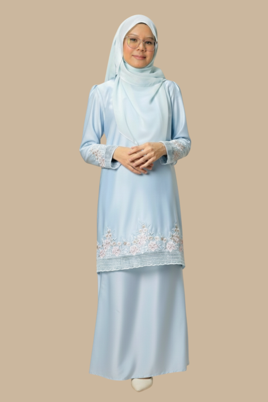 Kurung Anissa