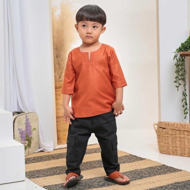 Kurta Kids Emmir ELEMMIERA Lengan Pendek 3/4 dan 2 Sisi Poket Tersembunyi