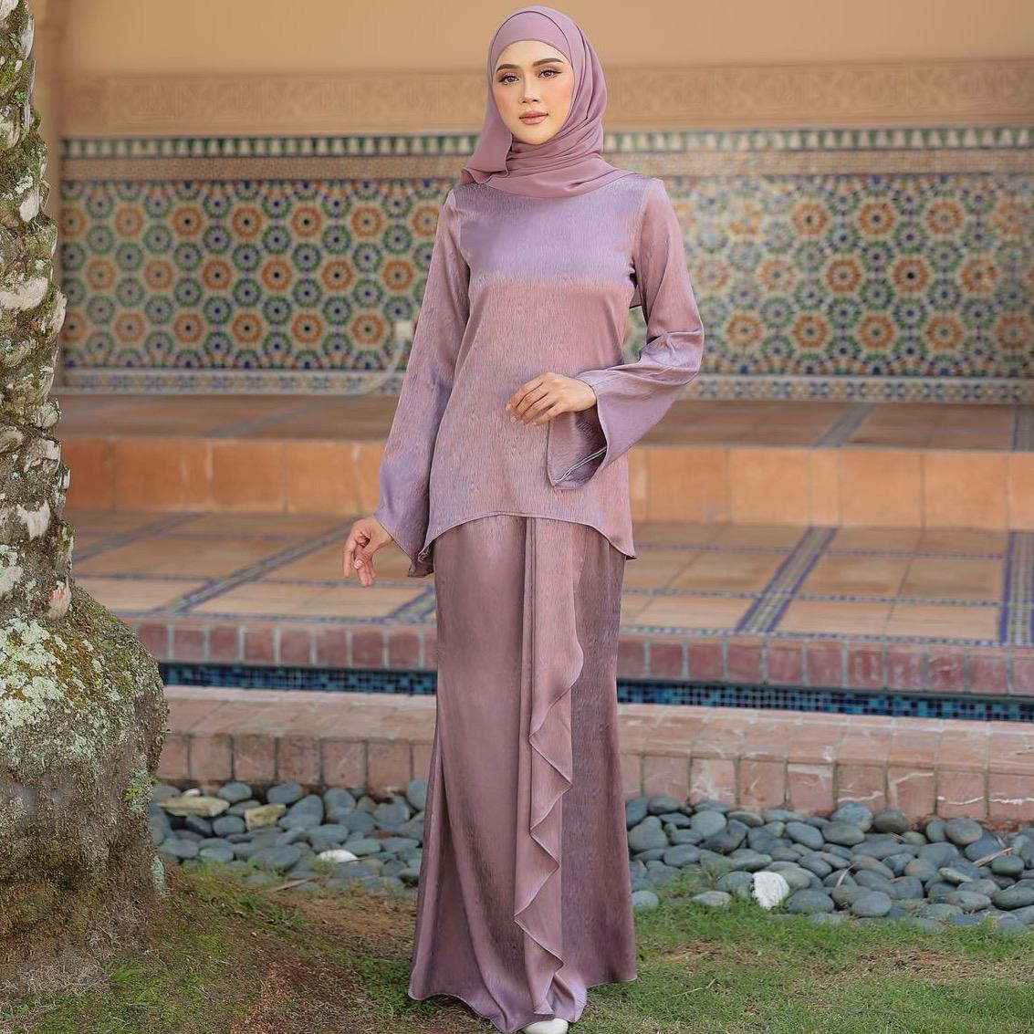 Kurung Danea ELEMMIERA Kain Satin dan Pareo Instant untuk pakaian Wanita Moden