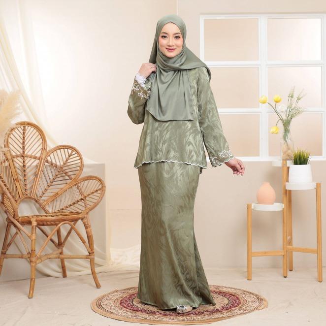 Kurung Melissa ELEMMIERA Modern Muslimah Raya Collection with Sleeve Sulam Satin Silk