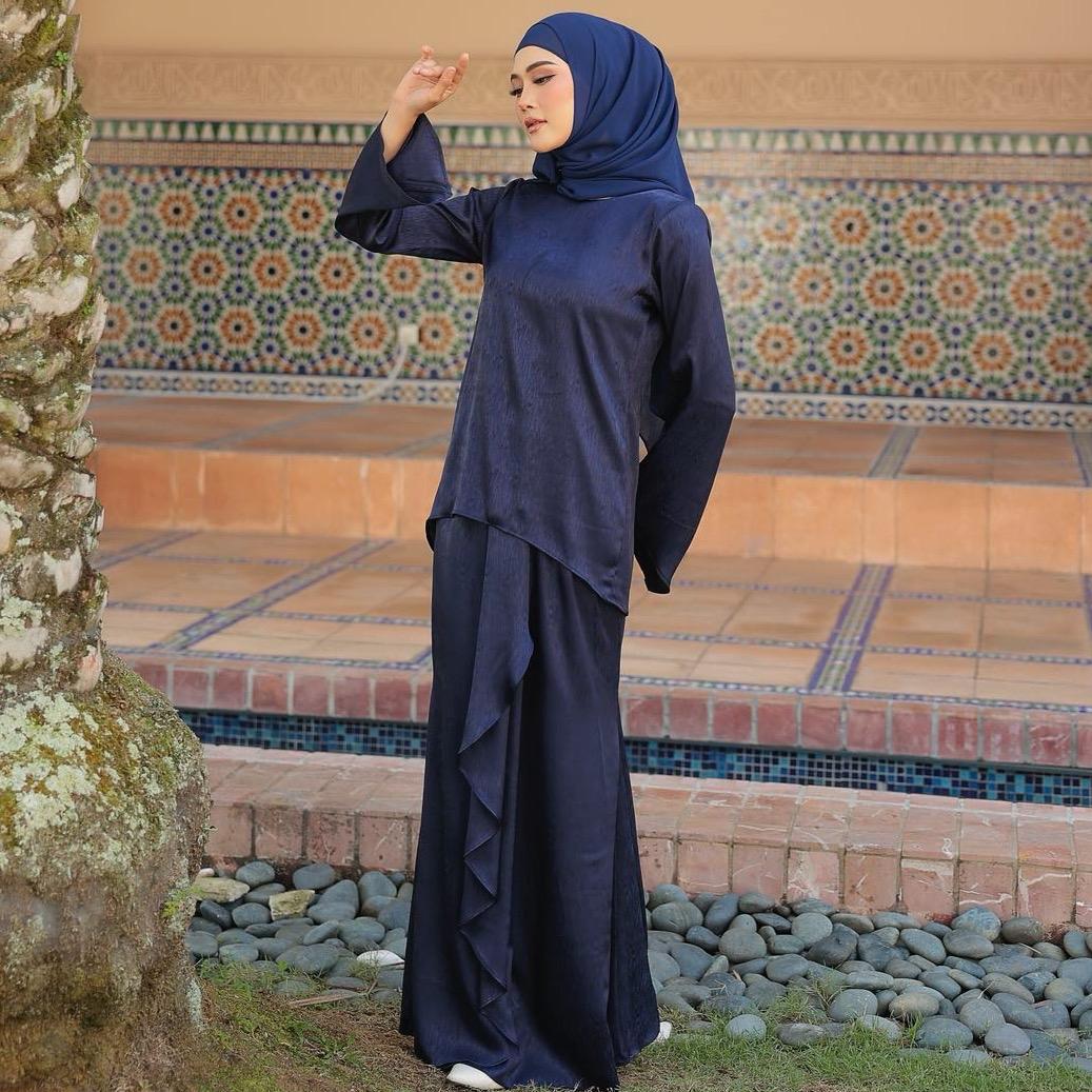 Kurung Danea ELEMMIERA Kain Satin dan Pareo Instant untuk pakaian Wanita Moden