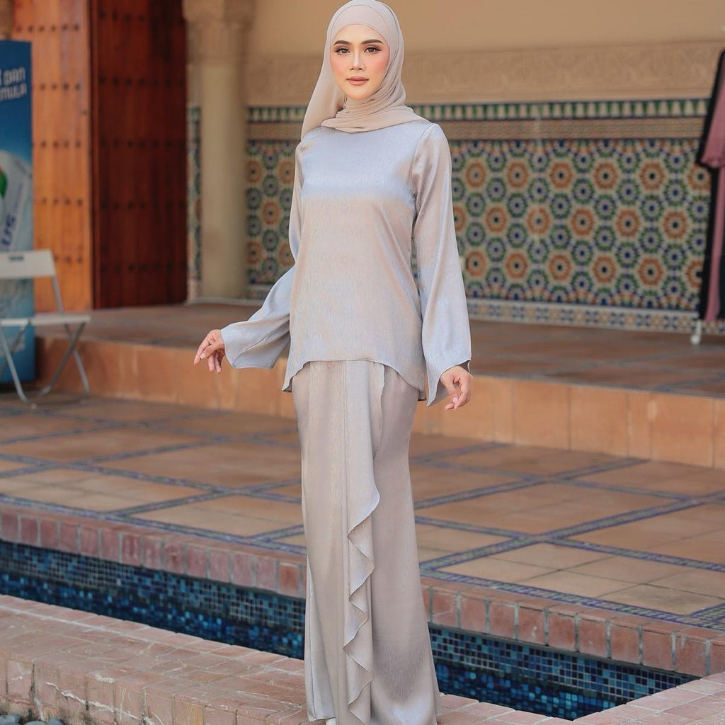 Kurung Danea ELEMMIERA Kain Satin dan Pareo Instant untuk pakaian Wanita Moden