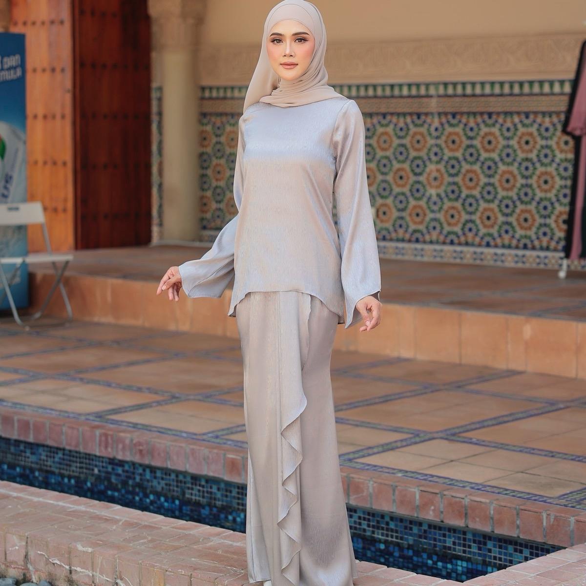 Kurung Danea ELEMMIERA Kain Satin dan Pareo Instant untuk pakaian Wanita Moden