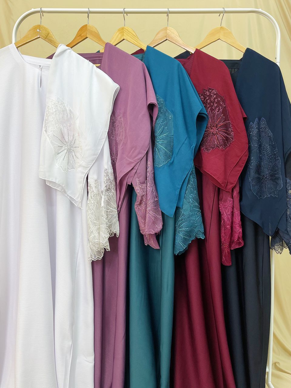 Abaya UAE Big Flower Laces ELEMMIERA pakaian muslimah yang cantik dengan sulaman bunga di tangan
