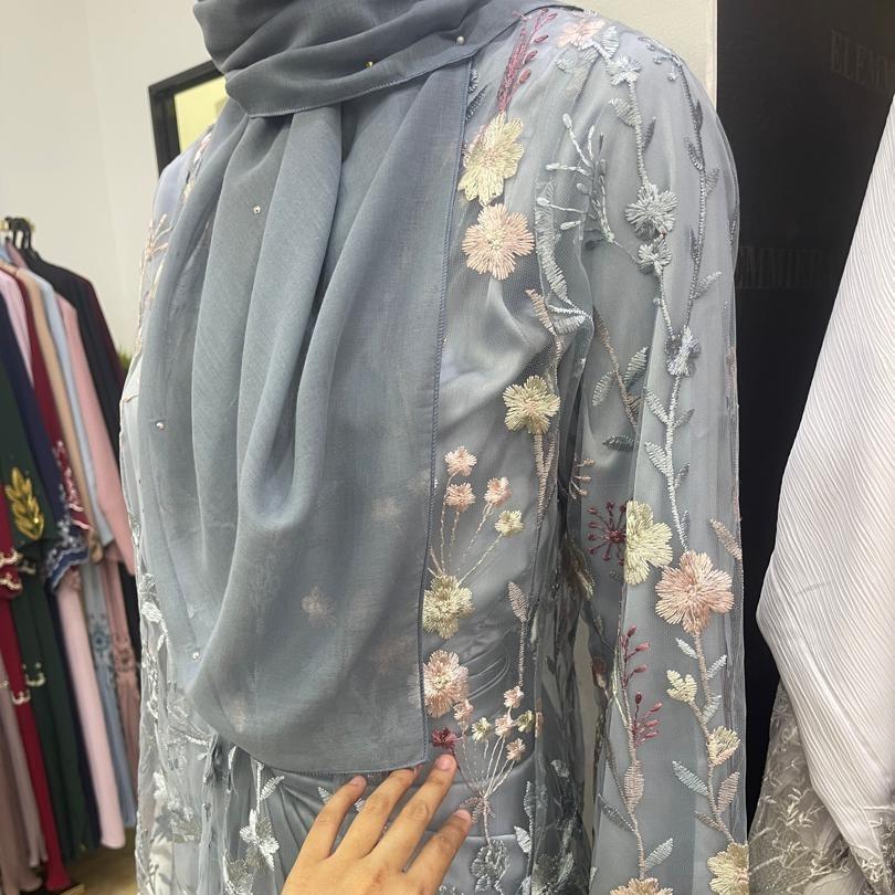 Kebaya Melur ELEMMIERA with Pareo Skirt Anggun Tradisi Moden Sopan dan Menawan