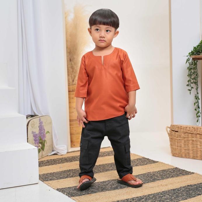 Kurta Kids Emmir ELEMMIERA Lengan Pendek 3/4 dan 2 Sisi Poket Tersembunyi